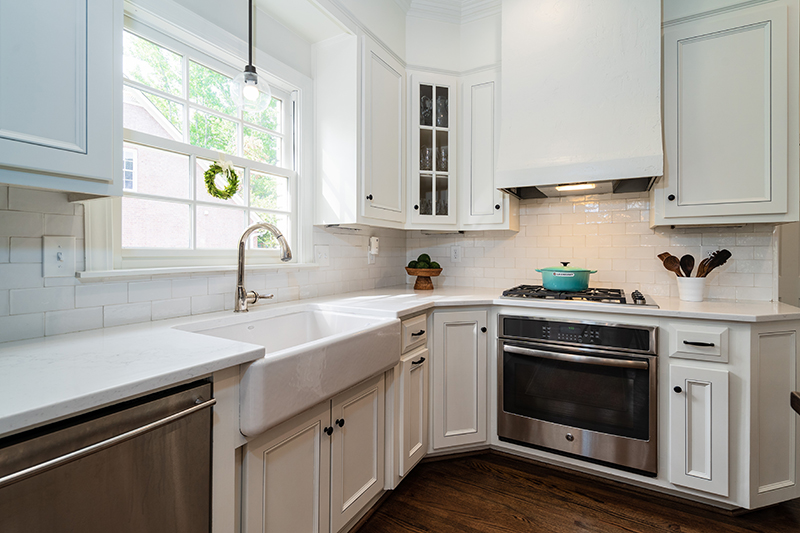 farmhouse sink